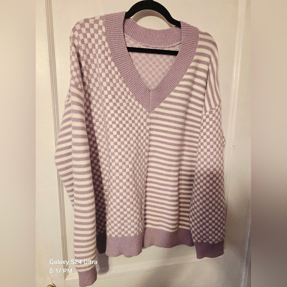 SHEIN Curve V-Neck Sweater - Picture 2 of 4